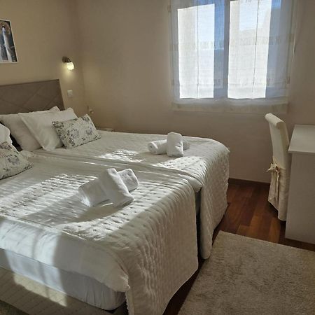 Apartments Luana With Private Jacuzzi Zadar Luaran gambar