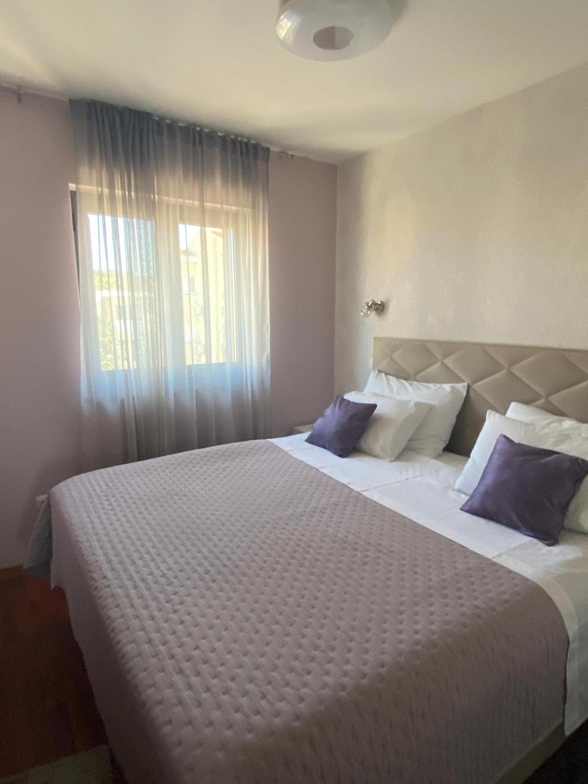 Apartments Luana With Private Jacuzzi Zadar Luaran gambar