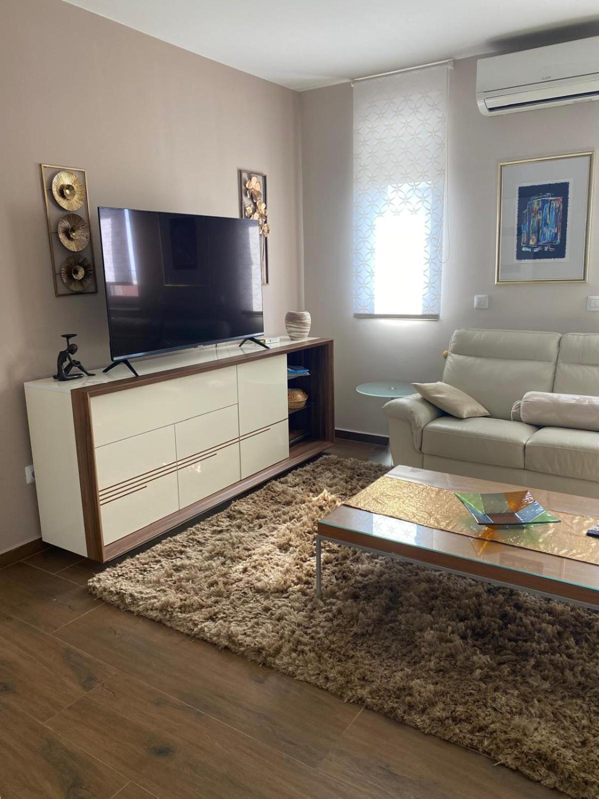 Apartments Luana With Private Jacuzzi Zadar Luaran gambar