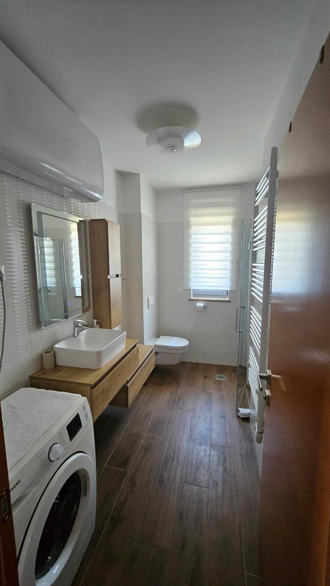 Apartments Luana With Private Jacuzzi Zadar Luaran gambar