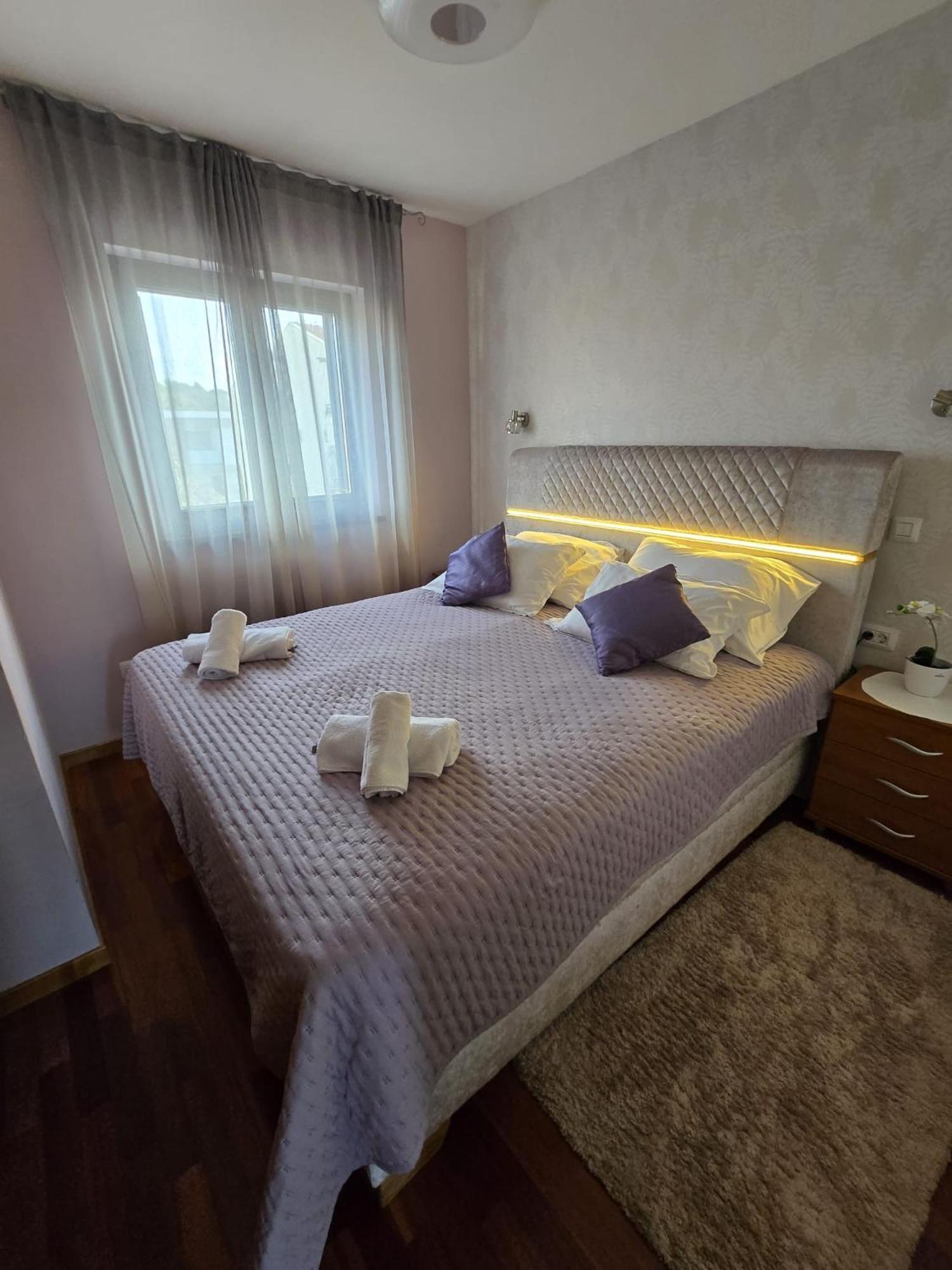 Apartments Luana With Private Jacuzzi Zadar Luaran gambar