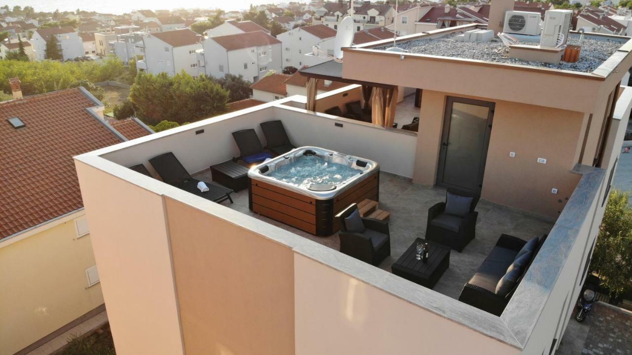 Apartments Luana With Private Jacuzzi Zadar Luaran gambar